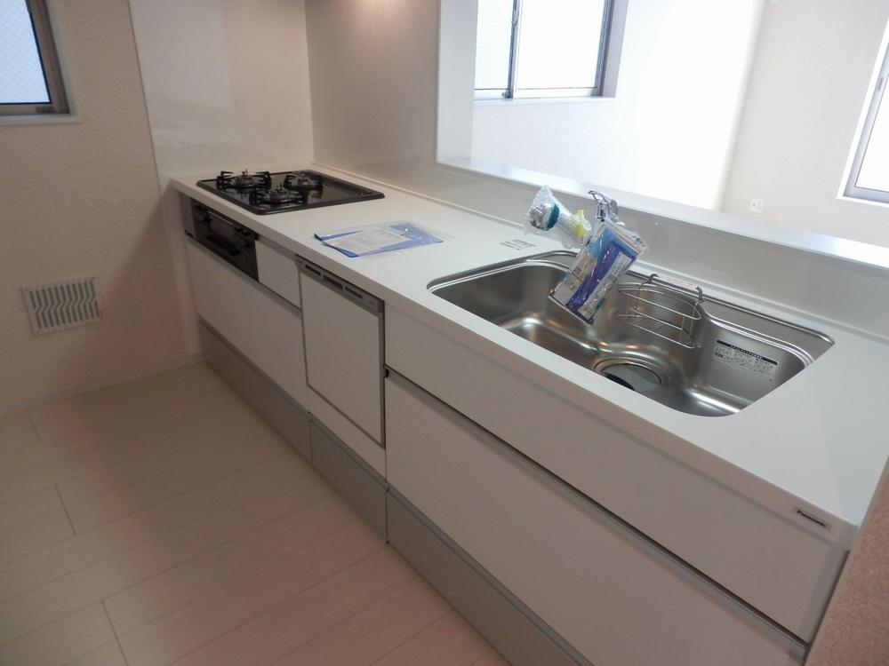 Kitchen. Kitchen space is widely housework easy! 2013 December 22, shooting