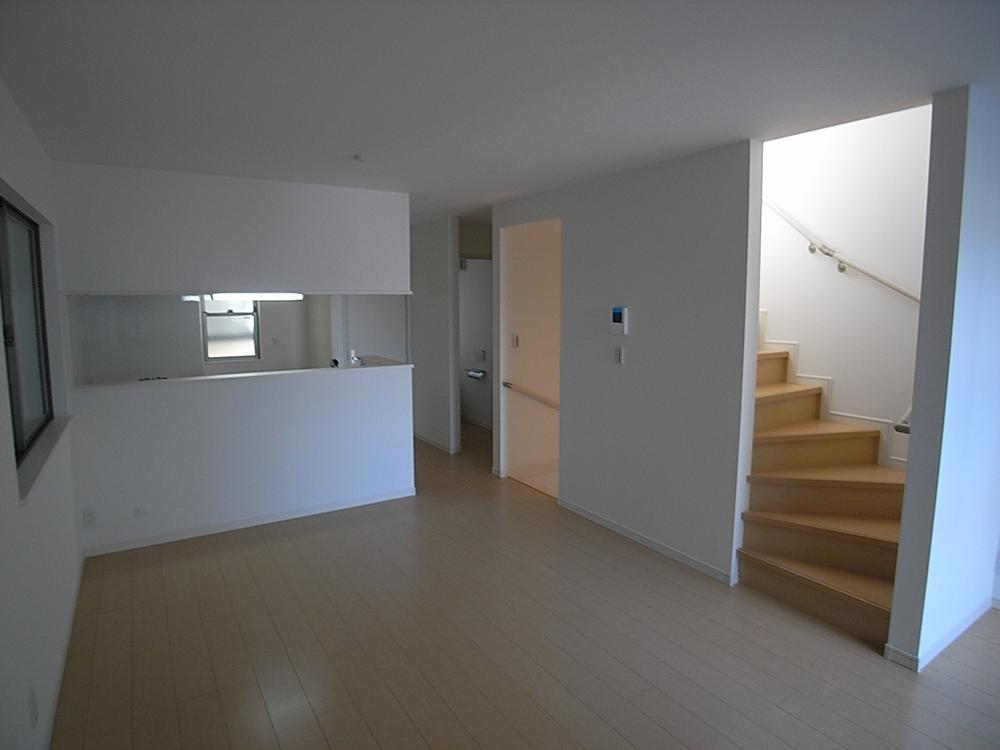 Living. Living there airy. Indoor (September 2013) Shooting