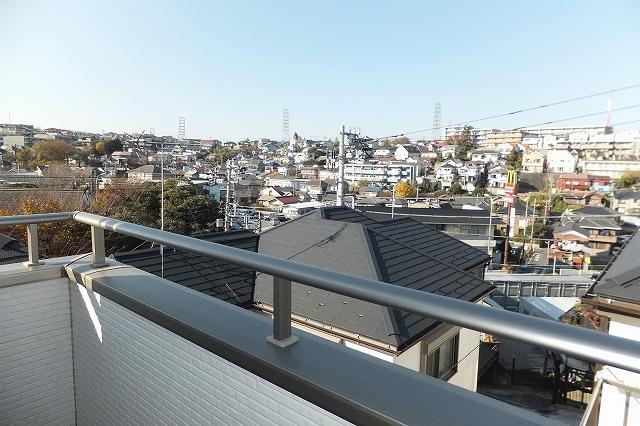 View photos from the dwelling unit. (December 5, 2013) Shooting