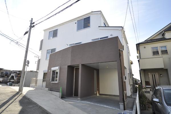 Local appearance photo. Local (12 May 2013) Shooting