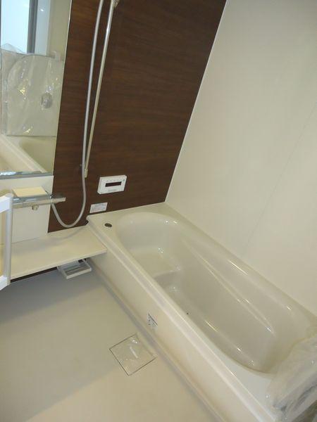 Bathroom. Bathroom relaxing freely stretched out a leg in 1 pyeong type (2013 September shooting)