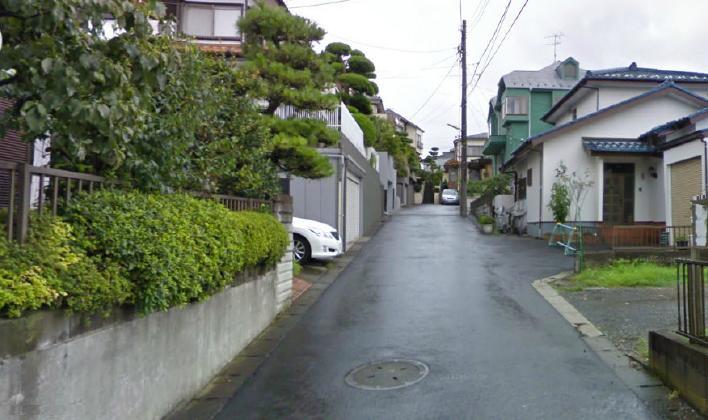 Local photos, including front road. Local (10 May 2013) Shooting