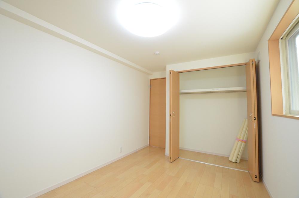 Non-living room. Indoor (10 May 2013) Shooting