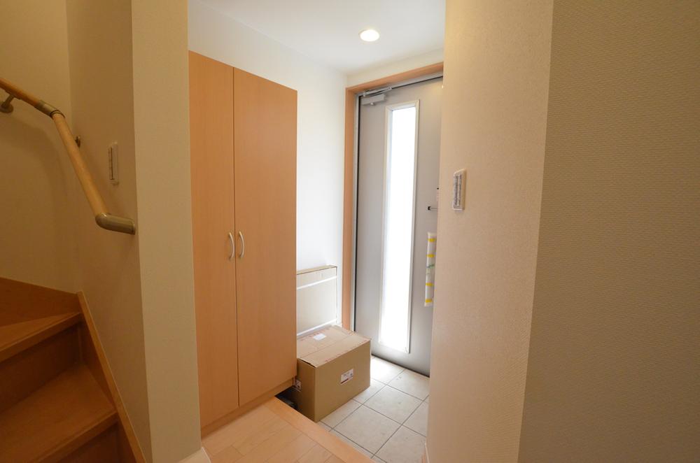 Entrance. Indoor (10 May 2013) Shooting