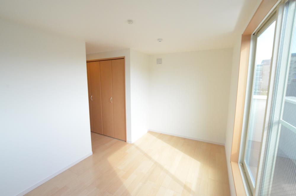 Non-living room. Indoor (10 May 2013) Shooting