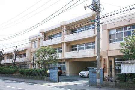 Junior high school. 246m to Yokohama Municipal Shiota Junior High School