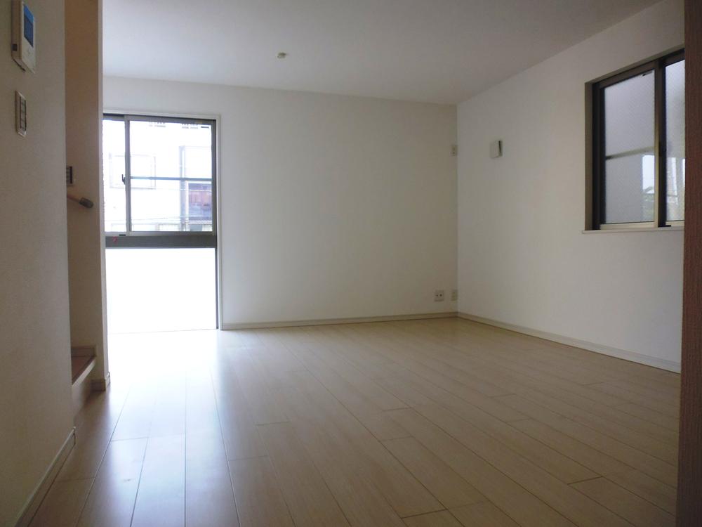 Living. Spacious 16.7 Pledge