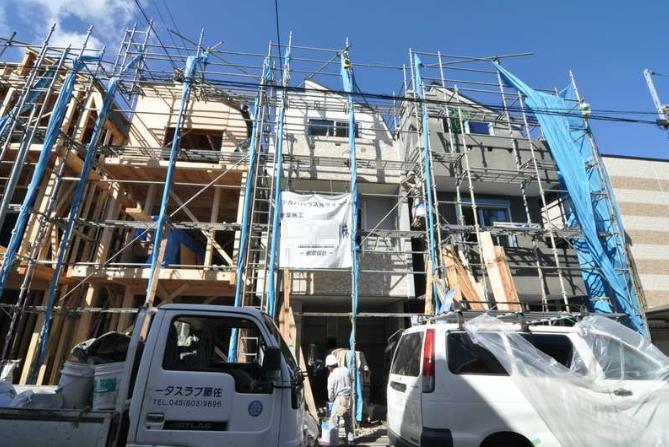 Local appearance photo. Local (11 May 2013) Shooting