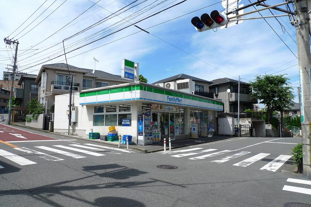 Convenience store. 367m to FamilyMart Higashiteraonakadai shop