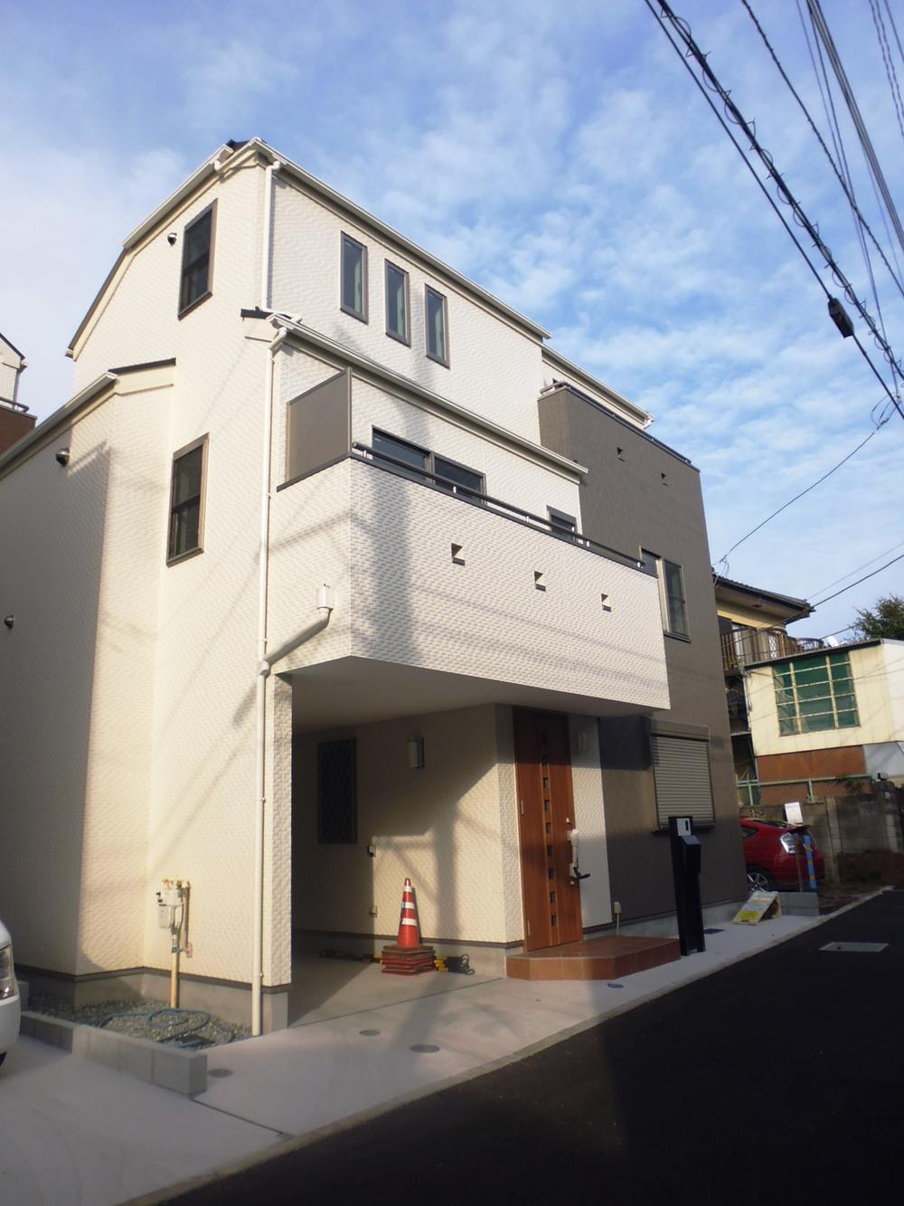 Local appearance photo. Local shooting