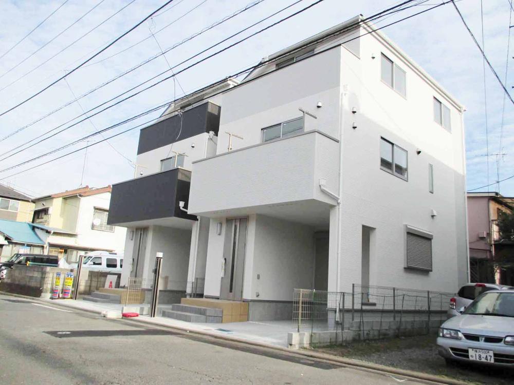 Local appearance photo. Local (12 May 2013) Shooting