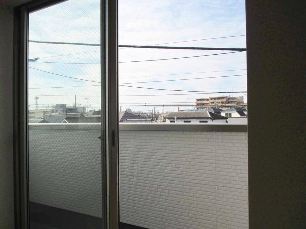 View photos from the dwelling unit. View from the site (December 2013) Shooting