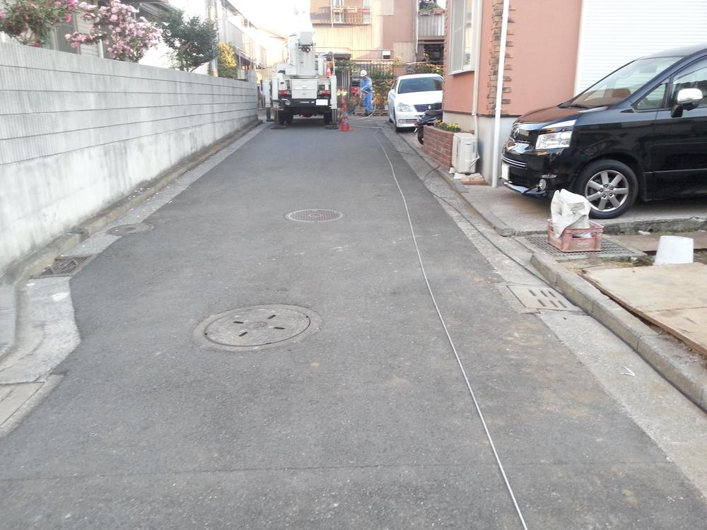 Local photos, including front road. Local (12 May 2013) Shooting