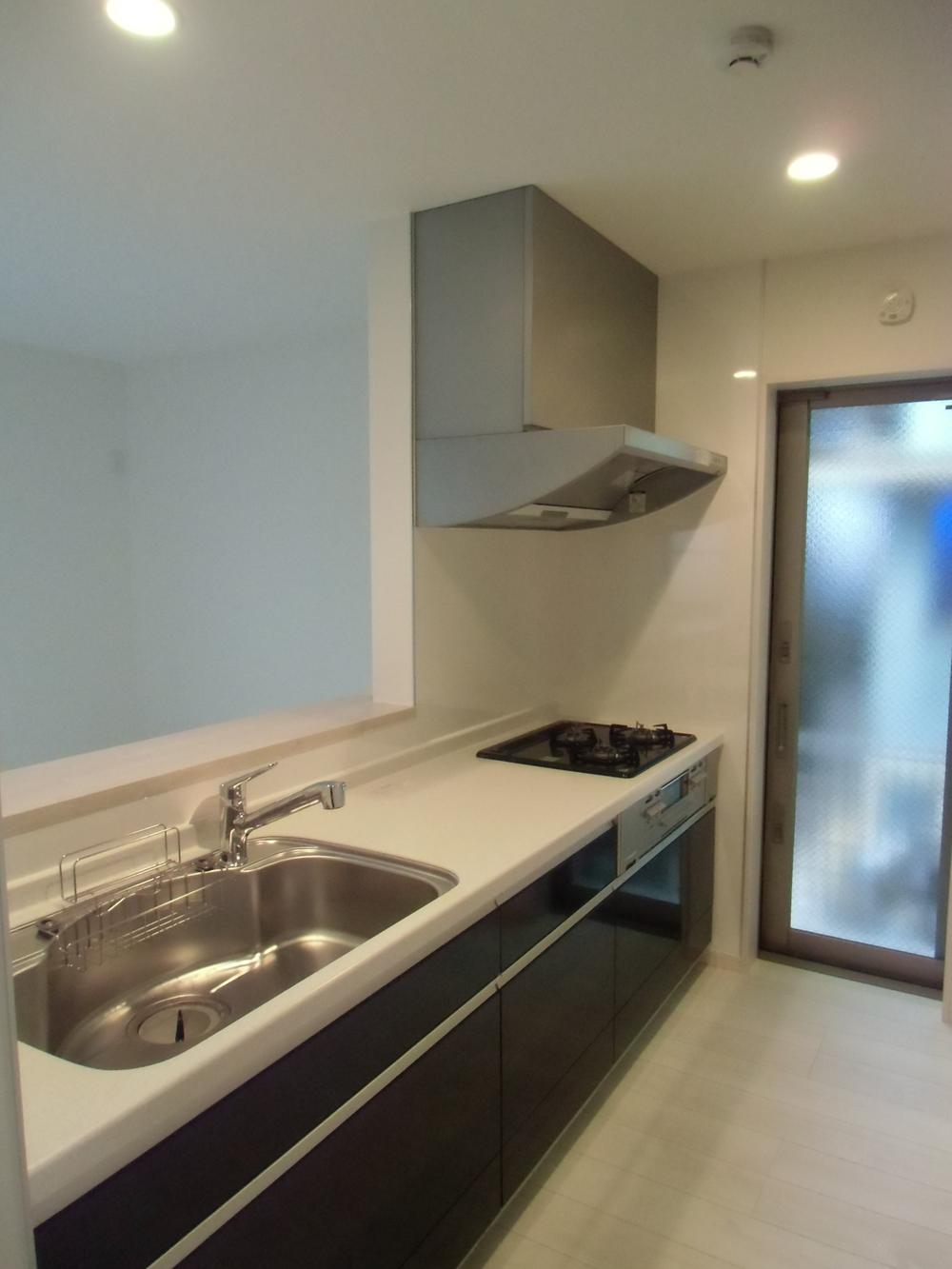 Kitchen. Indoor (12 May 2013) Shooting