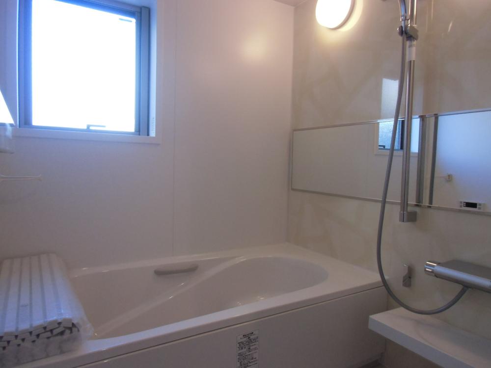 Bathroom. Indoor (12 May 2013) Shooting