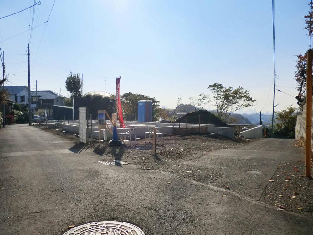 Local photos, including front road. Local (12 May 2013) Shooting