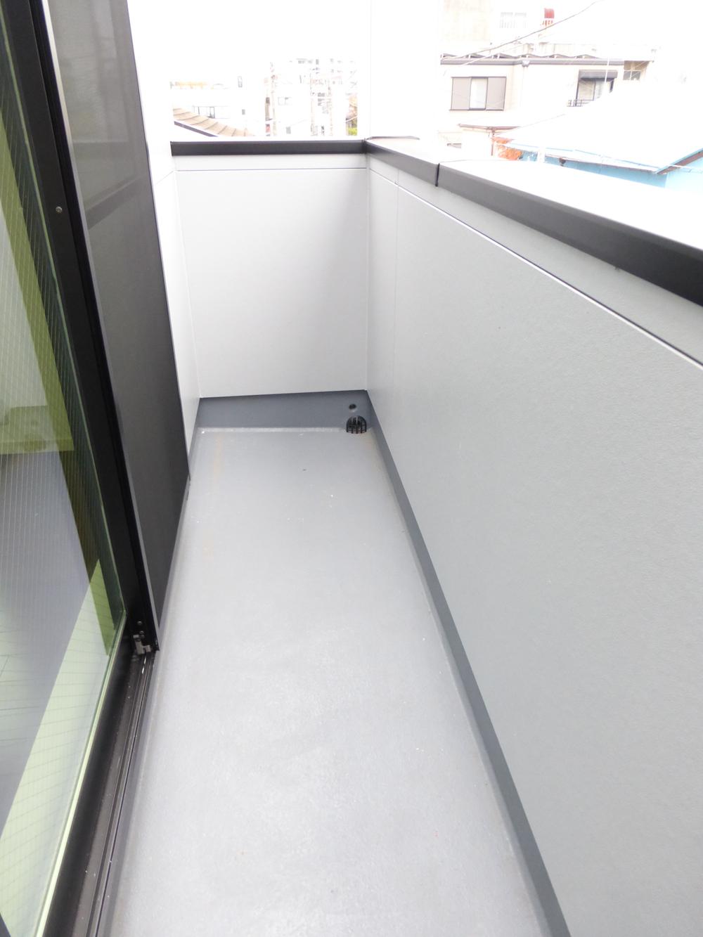 Parking lot. F Building Indoor (November 25, 2013) Shooting