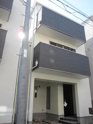 Local appearance photo. Exterior 1 (2013 October shooting)