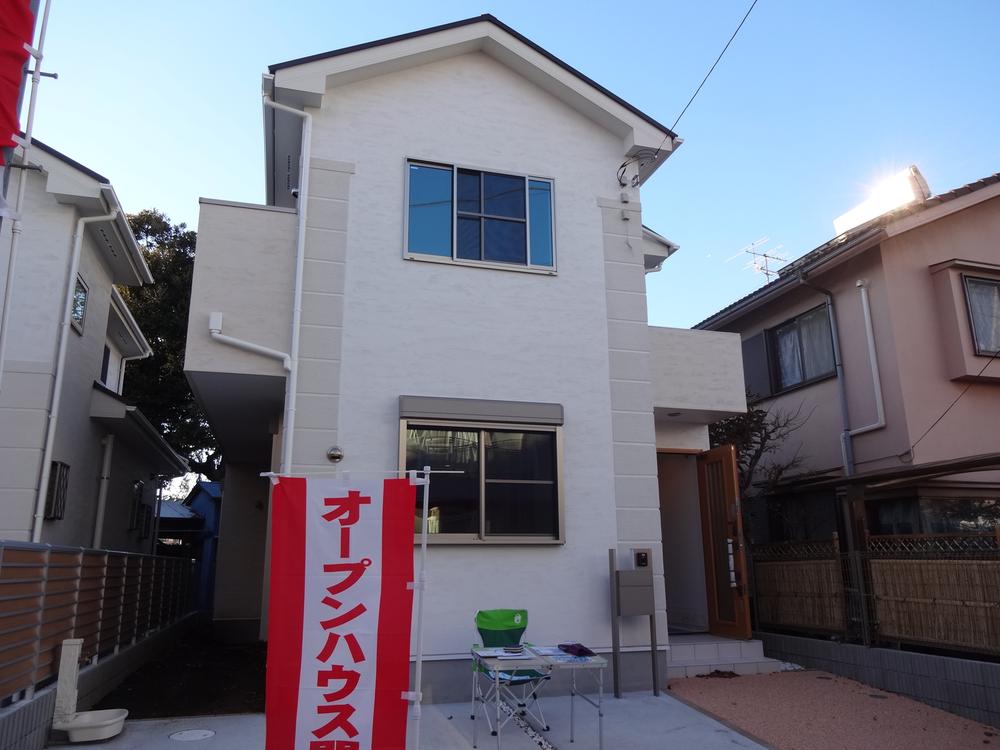 Local appearance photo. Local shooting