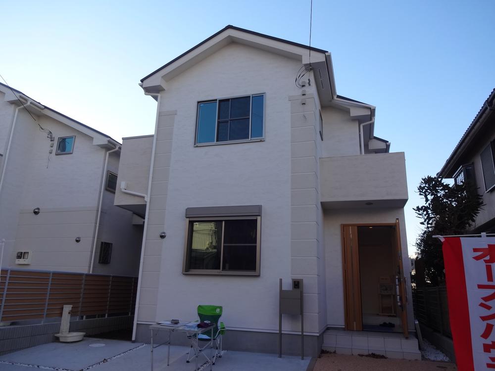 Local appearance photo. Local shooting