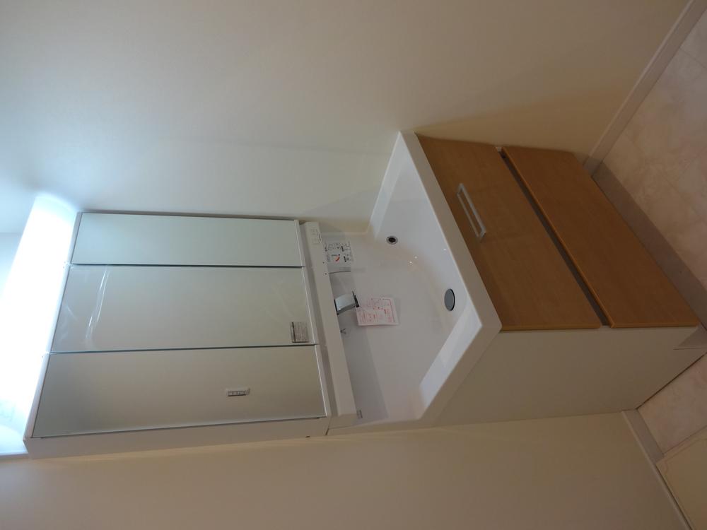 Wash basin, toilet. Indoor shooting