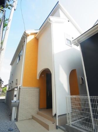 Local appearance photo. Stylish appearance!