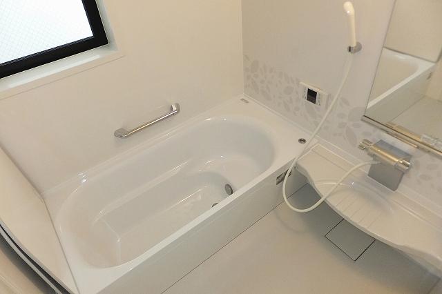 Bathroom. Ease of use is good if there a platform under the handrail and Curran. A Building (2013 December 15) shooting