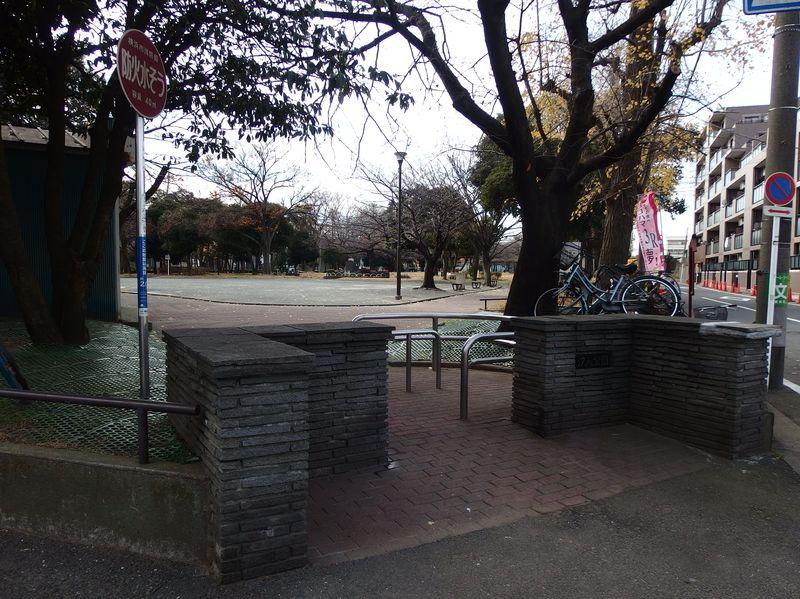 park. 170m until Shioiri park