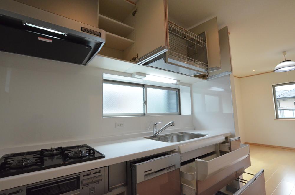 Kitchen. Indoor (10 May 2013) Shooting