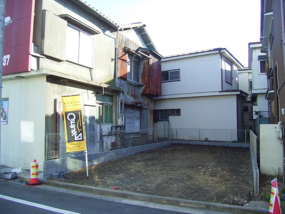 Local appearance photo. Local (12 May 2013) Shooting