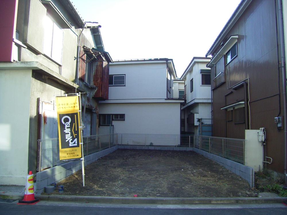 Local appearance photo. Local (12 May 2013) Shooting