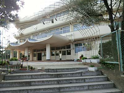 Junior high school. 806m to Yokohama Municipal Kaminomiya junior high school