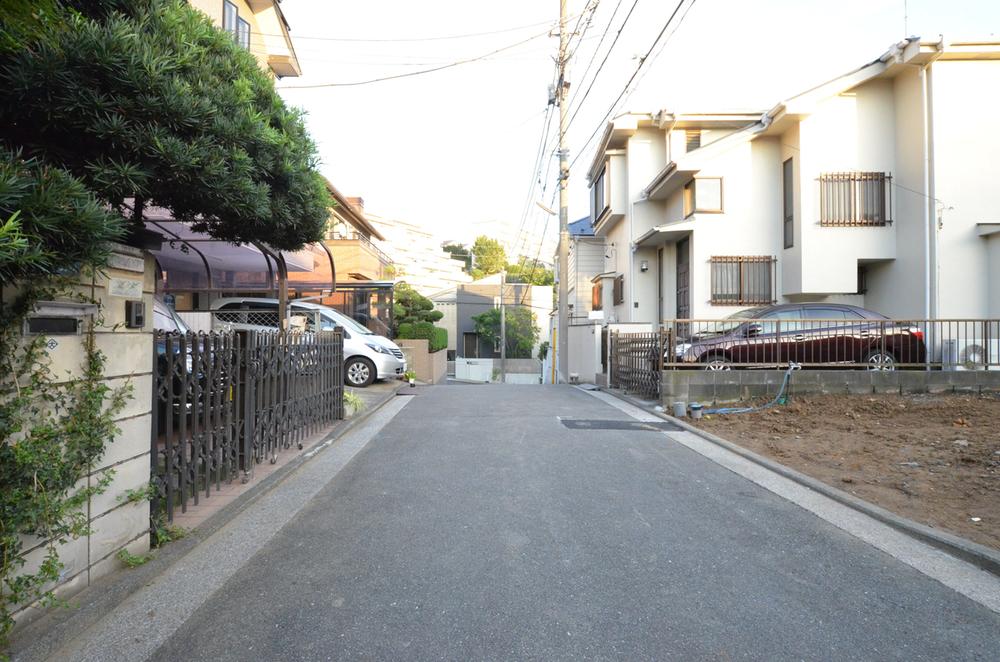 Local photos, including front road. Local (10 May 2013) Shooting