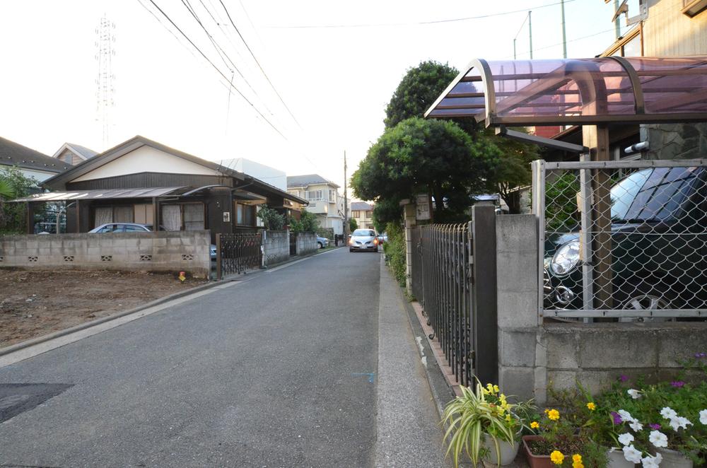 Local photos, including front road. Local (10 May 2013) Shooting