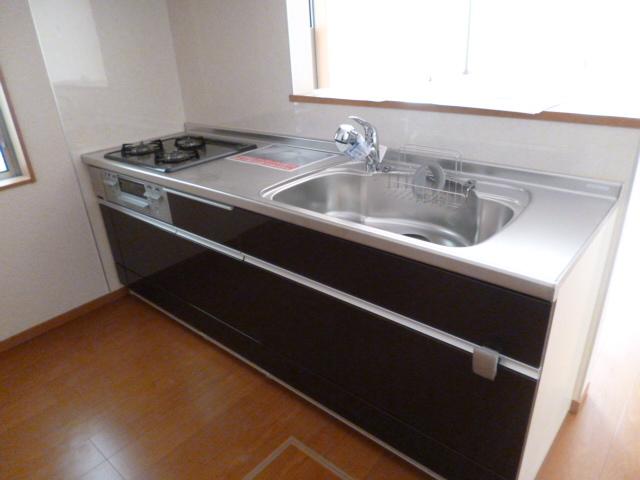 Kitchen. Indoor (12 May 2013) Shooting