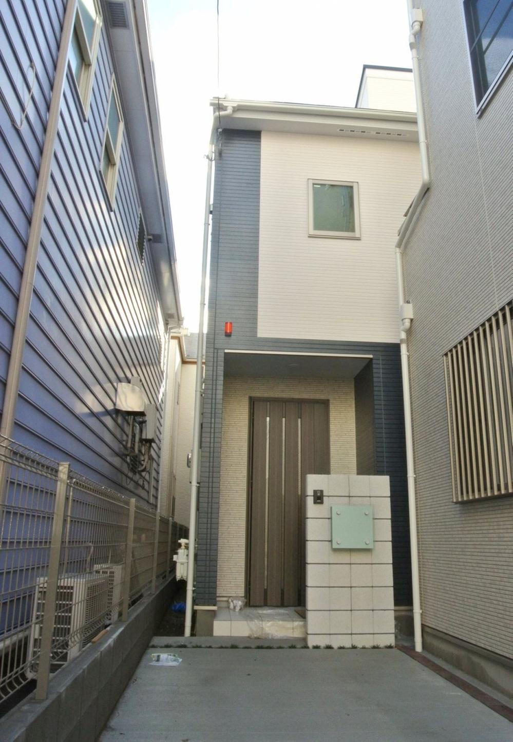 Local appearance photo. The appearance of the B Building