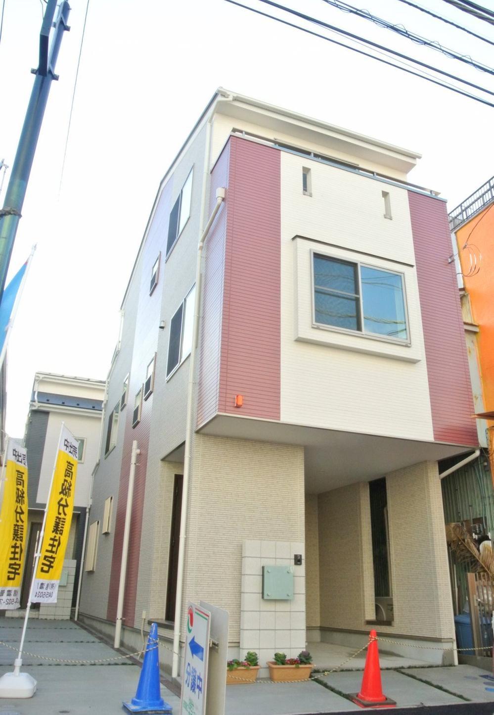 Local appearance photo. Convenient residential 2 station 2 line Available