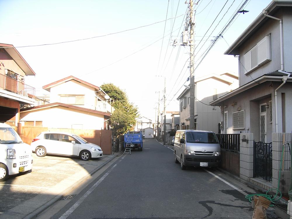 Local photos, including front road. Local (11 May 2013) Shooting