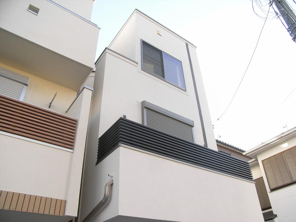 Local appearance photo. Local (11 May 2013) Shooting