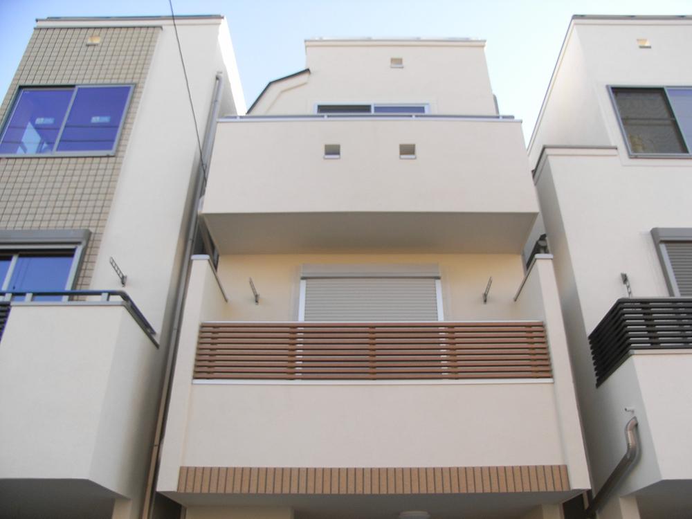 Local appearance photo. Local (11 May 2013) Shooting