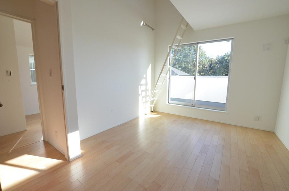 Non-living room. Indoor (11 May 2013) Shooting