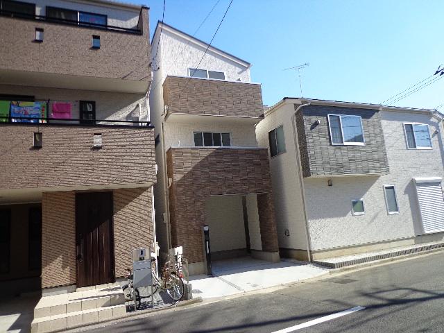 Local appearance photo. Local (2013 November shooting)