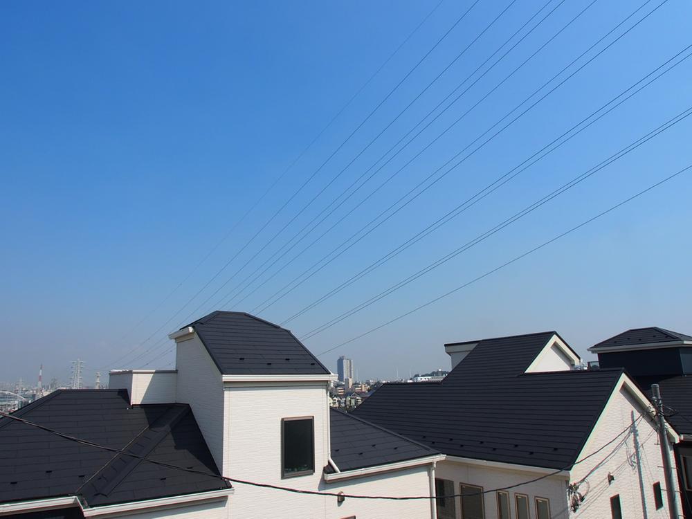 View photos from the dwelling unit. View from the site (December 2013) Shooting