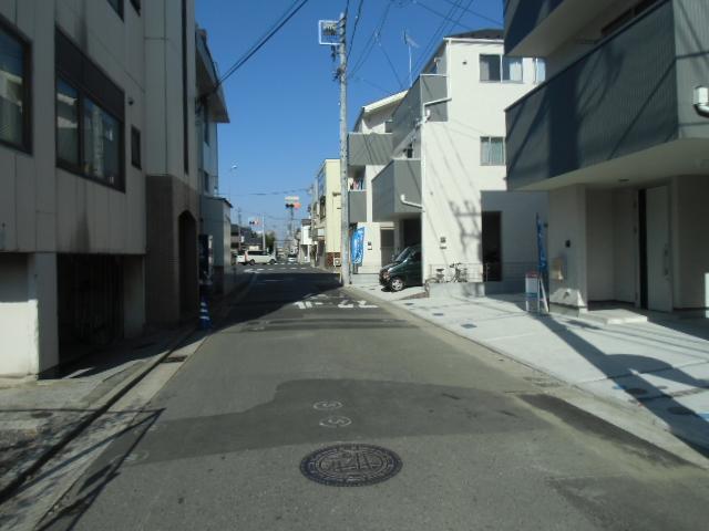 Local photos, including front road. Local (12 May 2013) Shooting