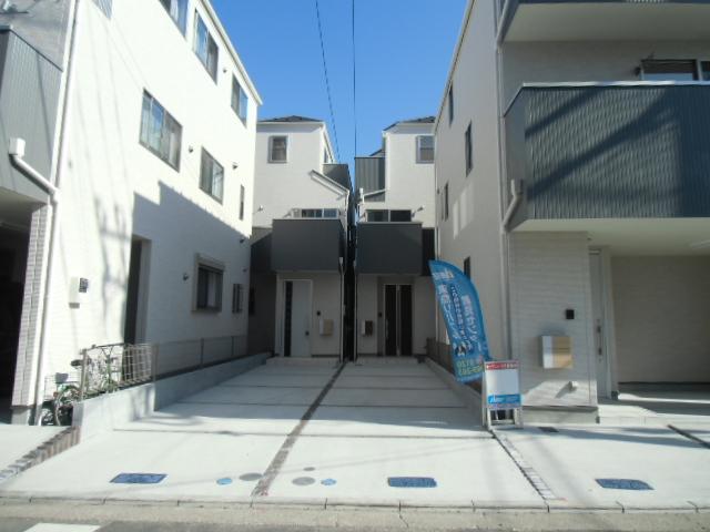 Local appearance photo. Local (12 May 2013) Shooting