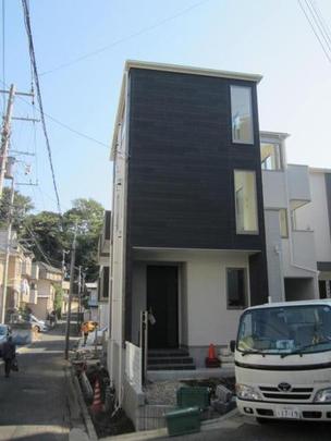 Local appearance photo. Exterior 1 (2013 October shooting)