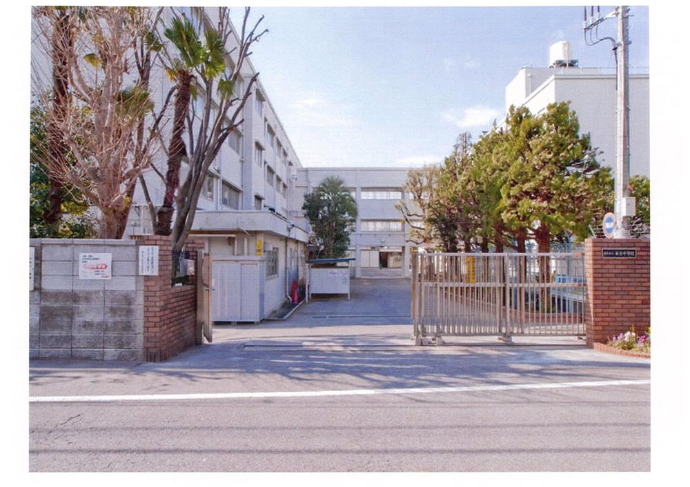 Junior high school. 876m to Yokohama Municipal Sueyoshi junior high school