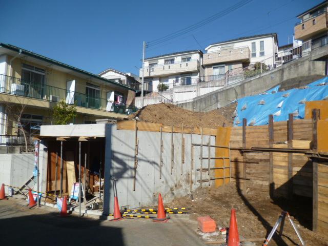 Local photos, including front road. Local (12 May 2013) Shooting