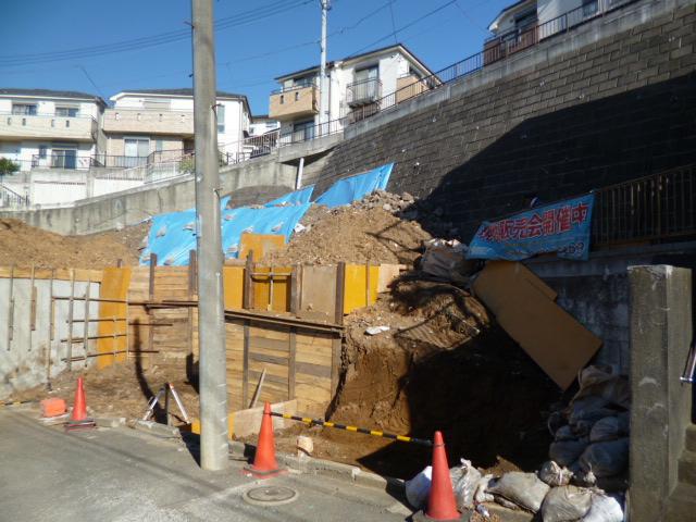 Local photos, including front road. Local (12 May 2013) Shooting