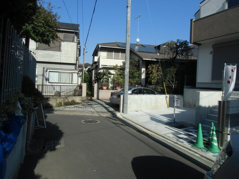 Local photos, including front road. Local (10 May 2013) Shooting